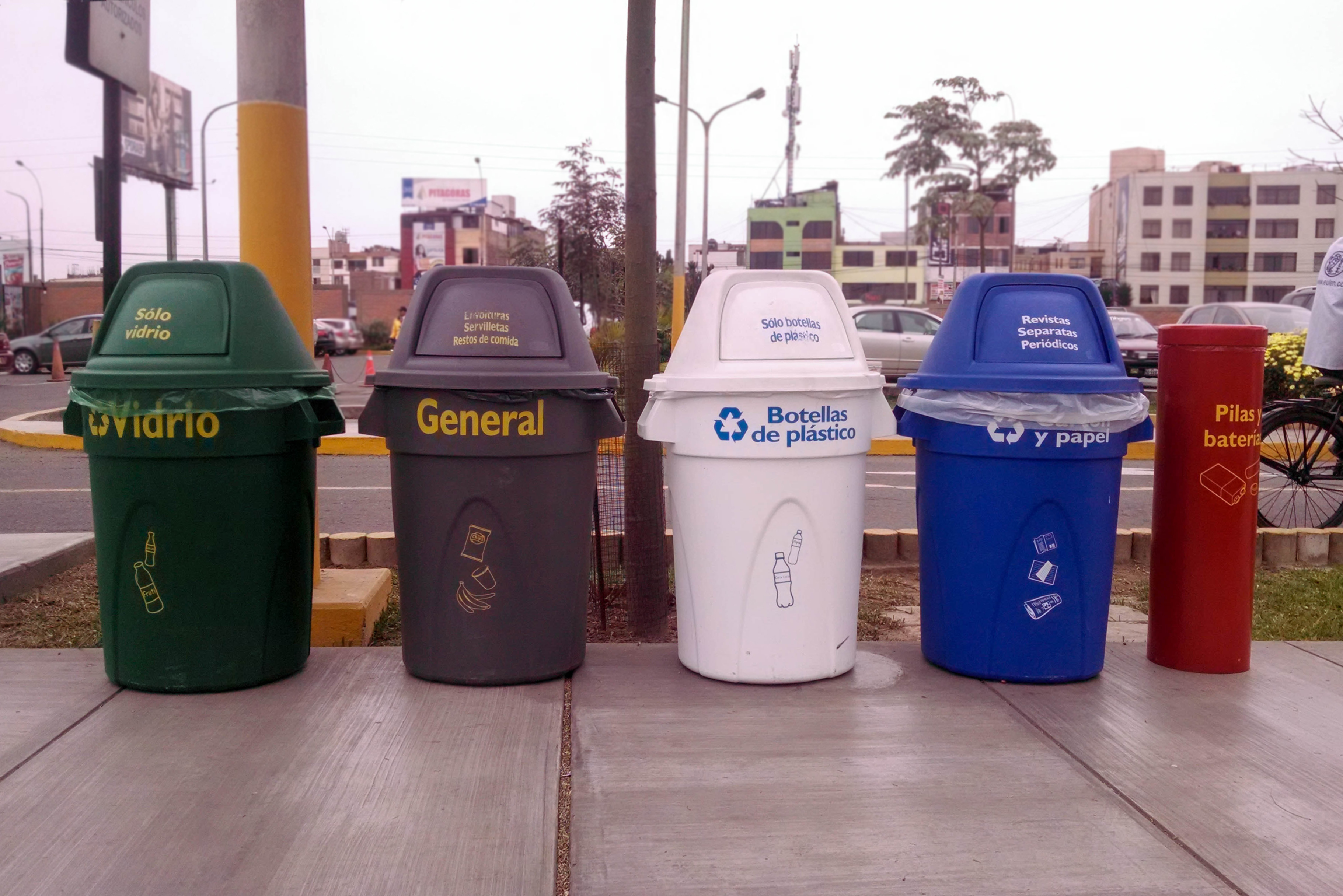 Los colores del reciclaje en la PUCP - Académica de Responsabilidad Social