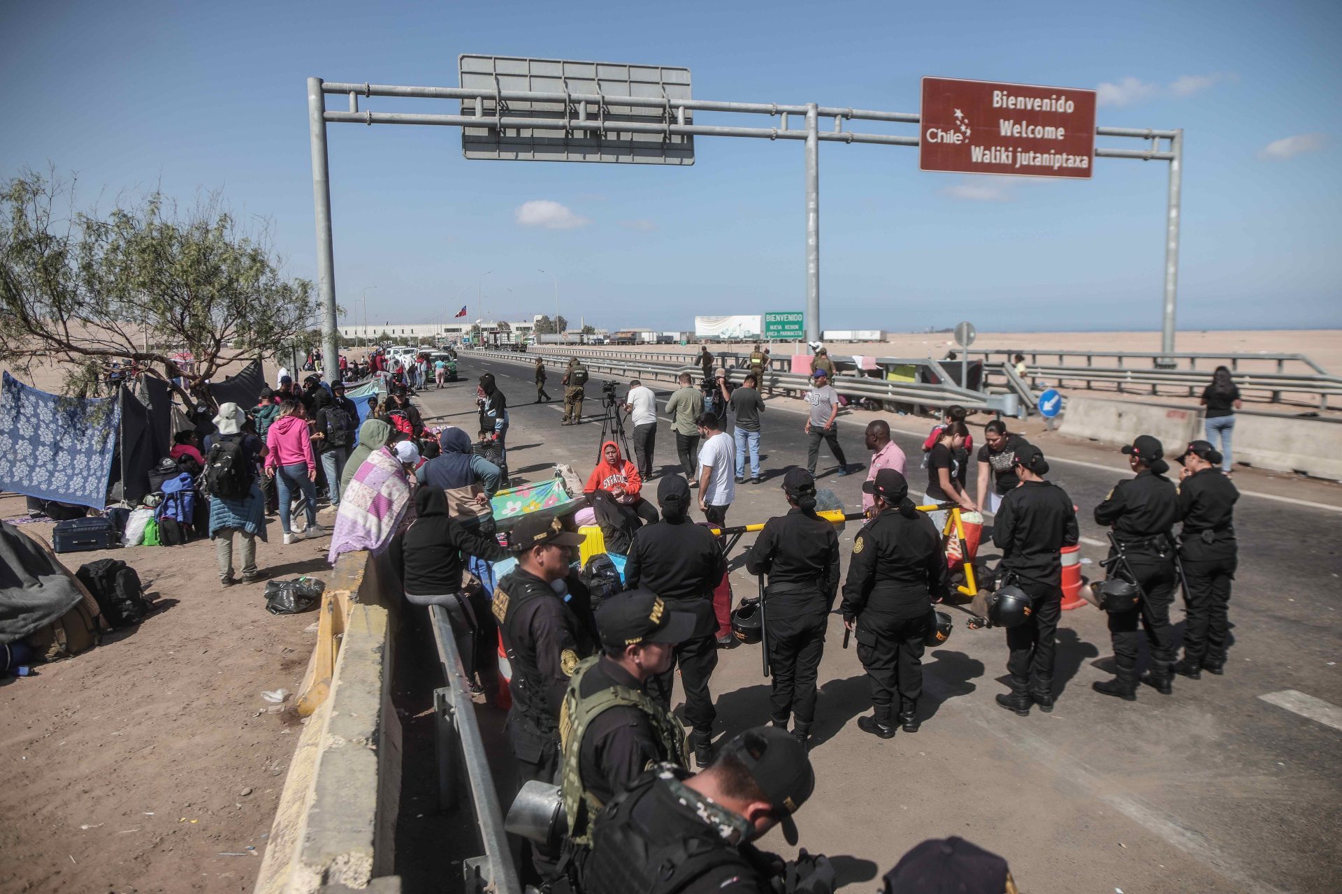 EDITORIAL] Preocupación por el escenario sin precedentes en la frontera entre Perú y Chile - IDEHPUCP PUCP