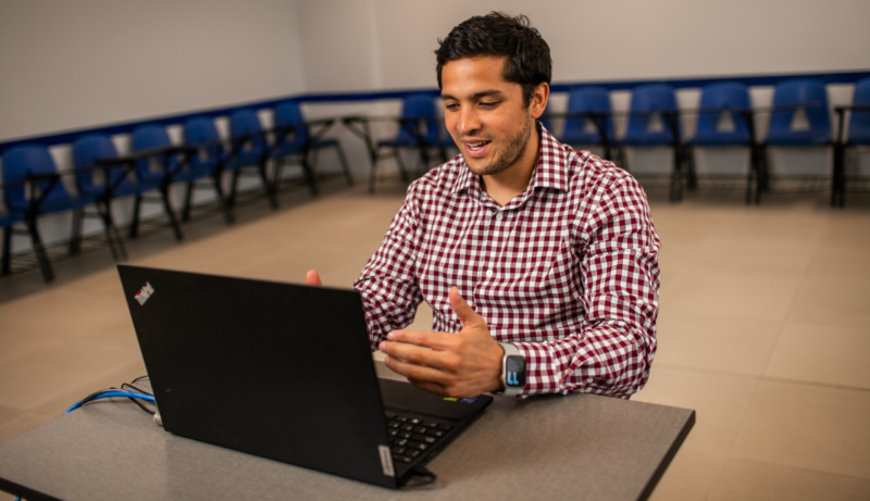 Clase modelo Idiomas PUCP